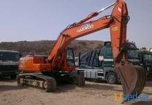 بوكلين جنزير موديل 2001 الحجم 220