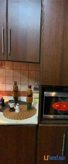 للبيع مطبخ بني نظيف بجدة