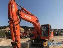 حفار دوسان DX225LC للبيع بسعر لا يتكرر
